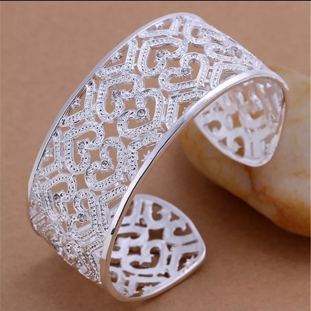 Heart 925 silver bangle/bracelet!